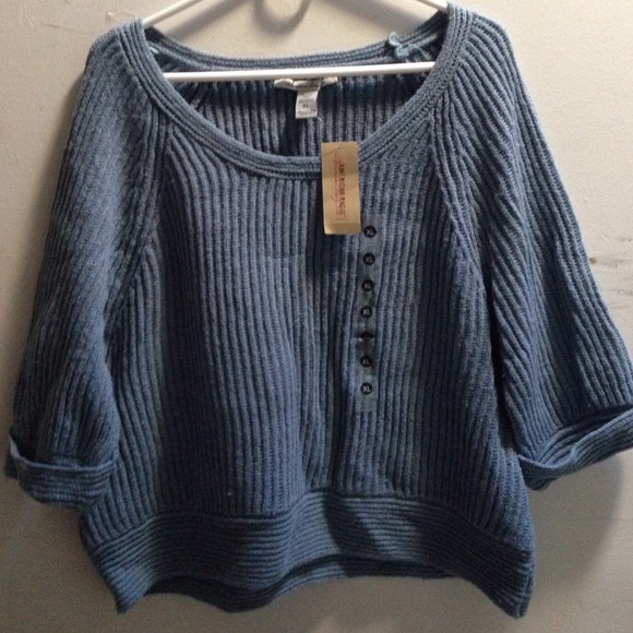 Crop knit sweater
