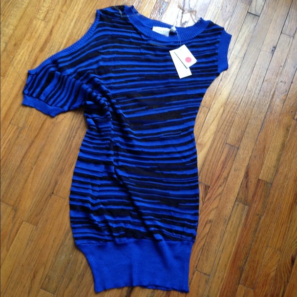 🆕 Striped one shoulder cutout sleeve shirt/dress.