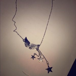 Cute wing/stars American eagle chain