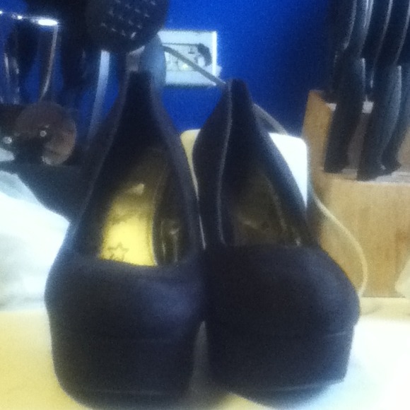 Wedgies - Picture 2 of 2