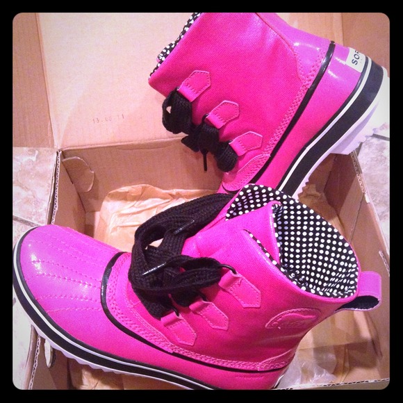 💥SOLD💥Sorel Tivoli Rain Boots, Fuschia Pink