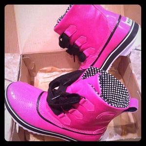💥SOLD💥Sorel Tivoli Rain Boots, Fuschia Pink