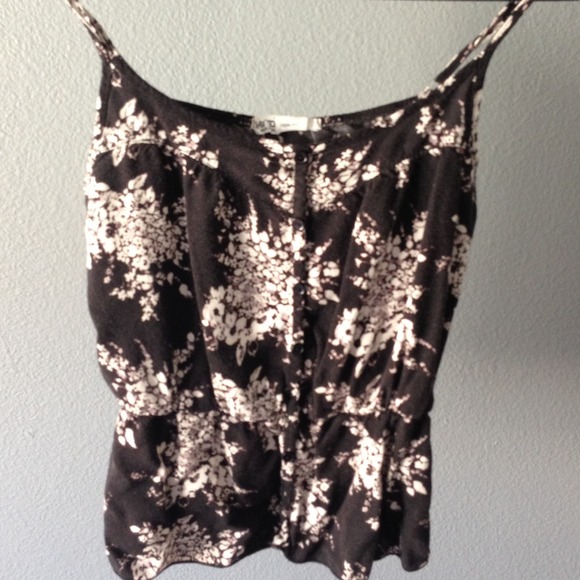 Black and white floral print tank🌸🌻