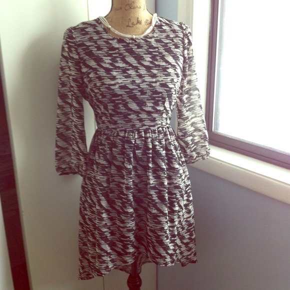 Dresses & Skirts - ✨NEW HIGH/ LOW DRESS✨