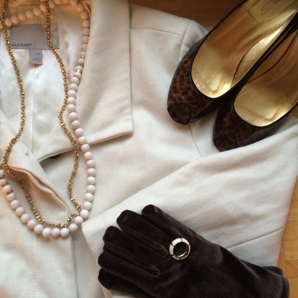 Old Navy Outerwear - Glamorous Ivory Coat