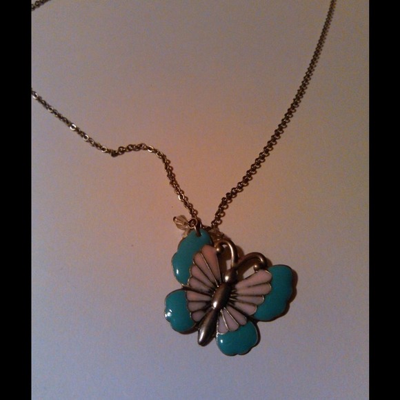 🚫Sold in Bundle🚫butterfly necklace!
