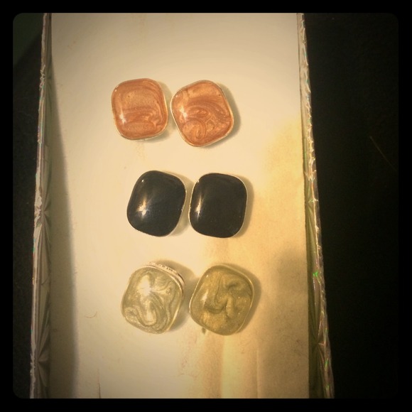 Set of 3 Pearlized Rounded Square Earrings - Picture 1 of 2