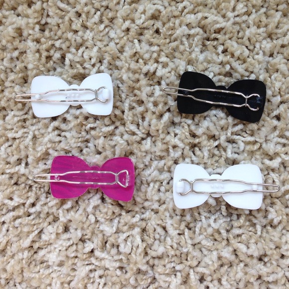 🎀 Bow Hair Clips!! 🎀 - Picture 2 of 2
