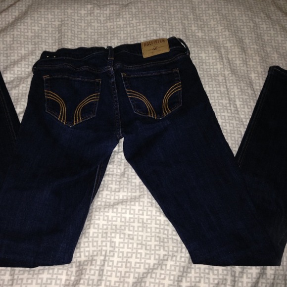 Hollister Skinny Jeans - Picture 2 of 3