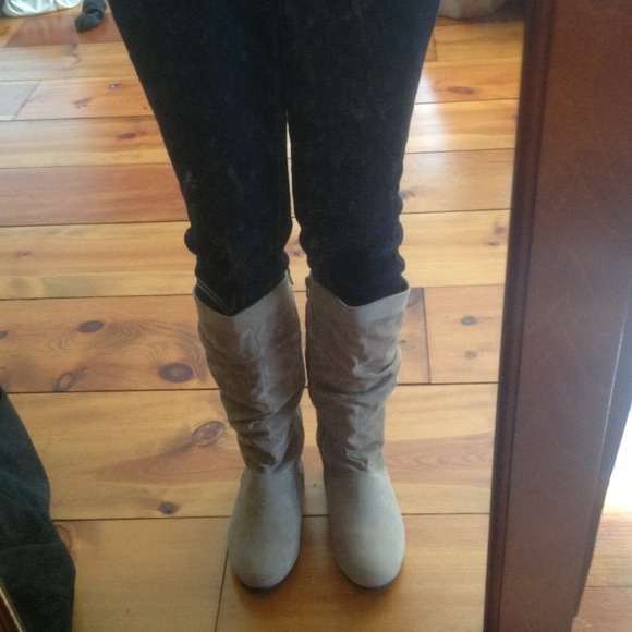 SOLD!!!!!! Super Cute Brown Boots Size 8 Mid-calf
