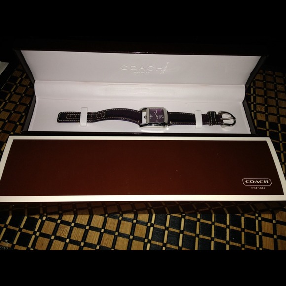 Purple leather Coach wrist watch - Picture 2 of 4