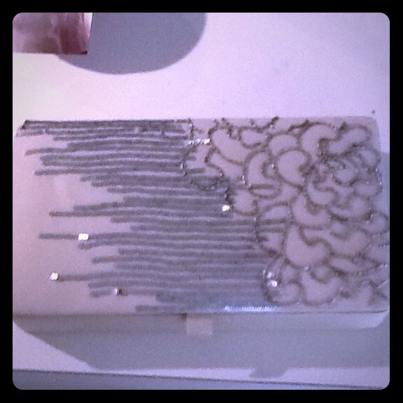 Gorgeous jewelry box! - Picture 1 of 4