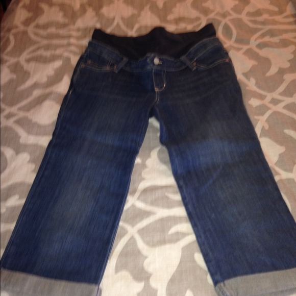 Old Navy Cropped Maternity Jeans (small)