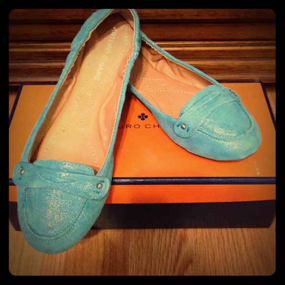 ✋Reserved✋blue flats and black flats
