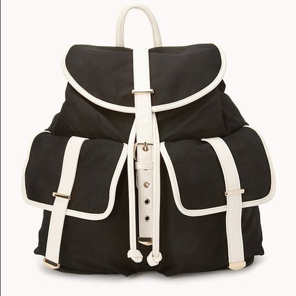 Black and white backpack - Picture 1 of 1