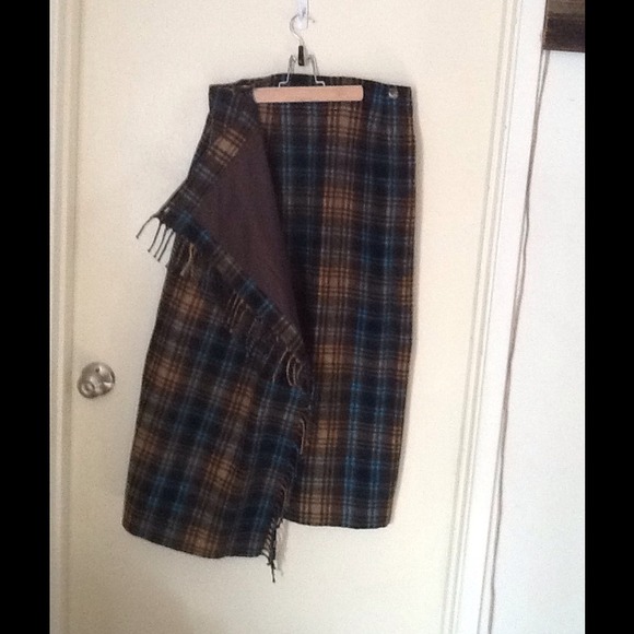 Wrap-around skirt - Picture 2 of 3