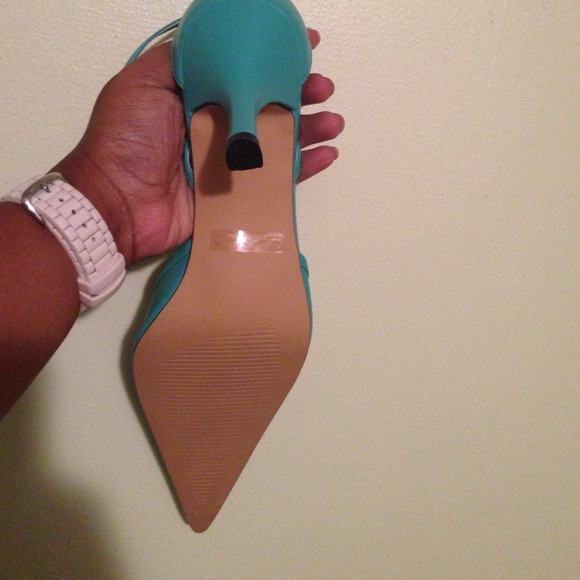 Sold****Shoes - Picture 2 of 3