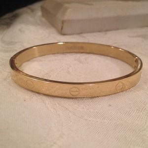 Gold bracelet