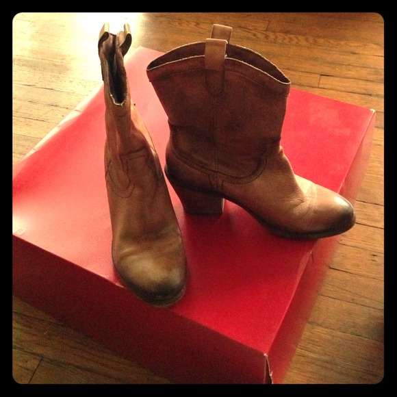 Sam Edelman size 8 M western style boots