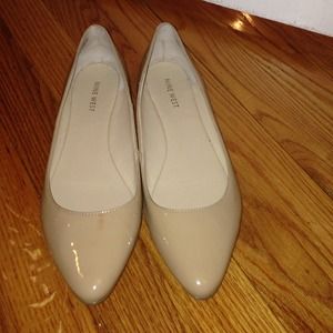 Nine West nude patent leather flats
