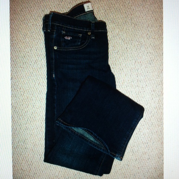 Hollister Dark Wash Bootcut Jeans! never worn!!