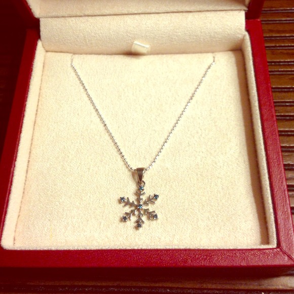 REDUCED PRICE! Diamond Snowflake Necklace!