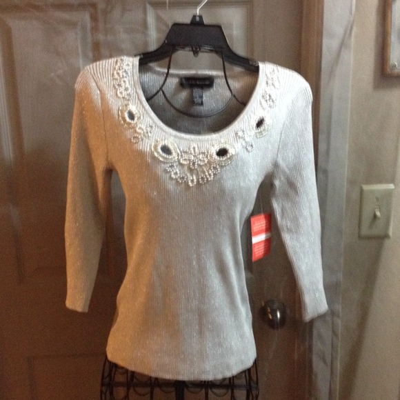 NEW silver🍷sweater🌹SAVE $48.00 off list price!🌀
