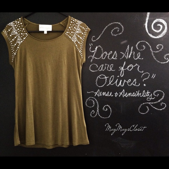 🔷SOLD IN A BUNDLE🔷 Worn Once! Olive Top