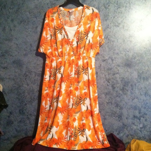 TRADED xxxxxxxxxxTE FLORAL DRESS