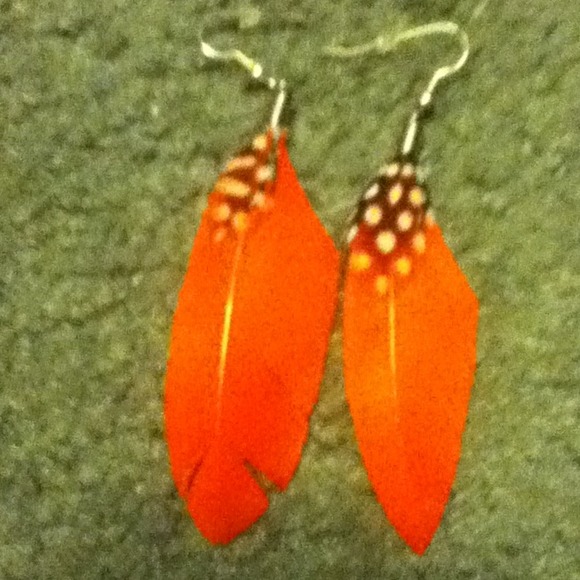 Necklace and earrings - Picture 2 of 3