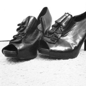 Black Patent Leather Peeptoe Ruffle Top Pumps