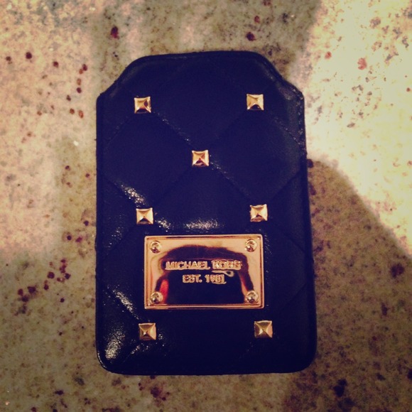 New w/o tag MICHAEL KORS black stud phone case