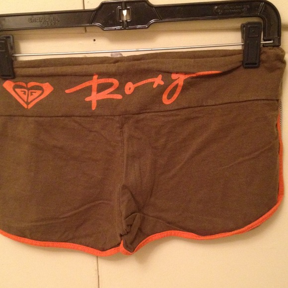 🎉SOLD🎉 Roxy shorts - Picture 3 of 3