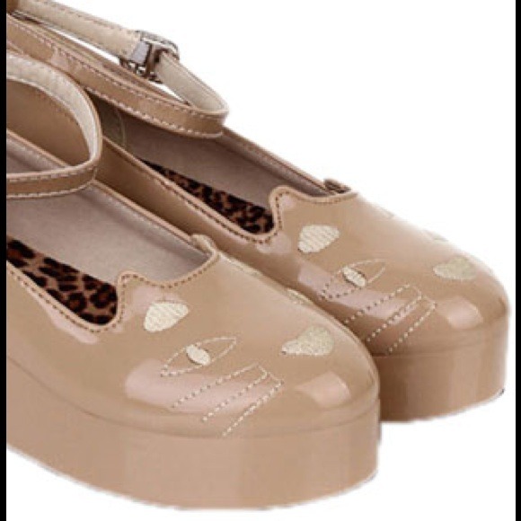 Cat Vamp Cream Creepers