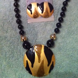 Awesome bead neckless