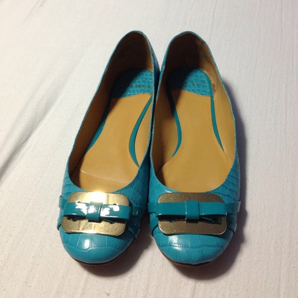 Nine West blueish/greenish shoes. Minor wear.
