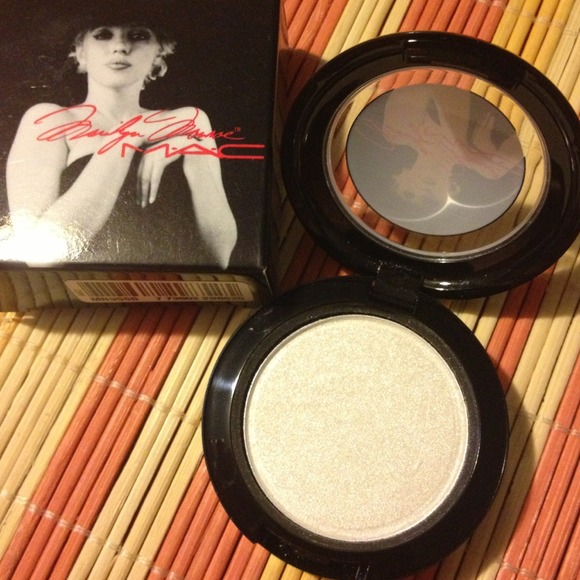 Marilyn Monroe MAC eye shadow LIMITED EDITION. - Picture 1 of 2