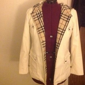 🎊🎉Authentic Burberry coat🎊🎉