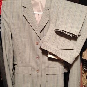 Express suit. Capri Pants & skirt!