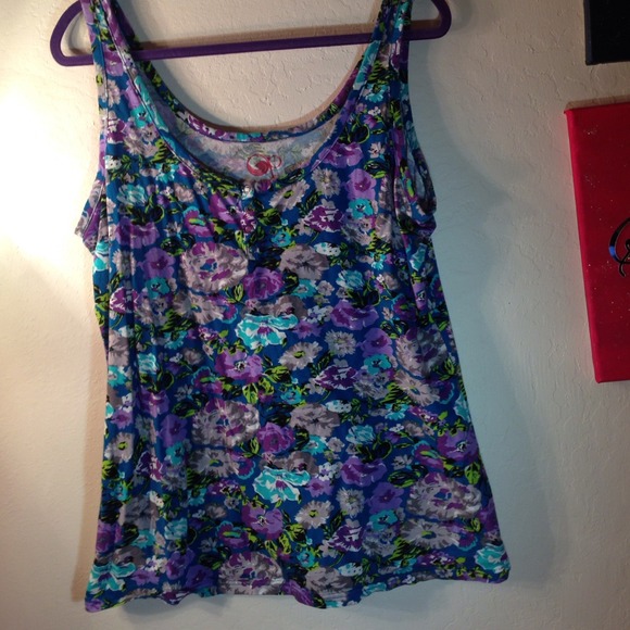 Floral tank