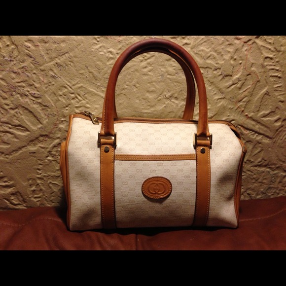 Gucci Handbags - Gifted to june850 auth Gucci top handle