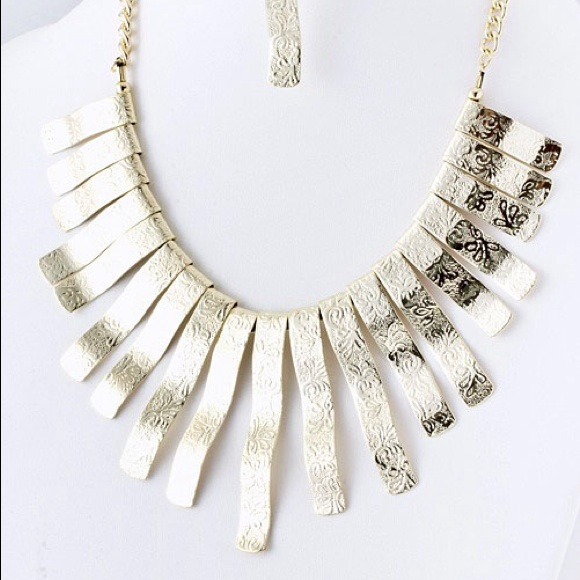 Gold fan necklace and earring set