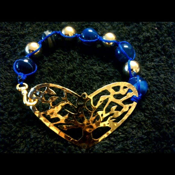 Gold heart bracelet