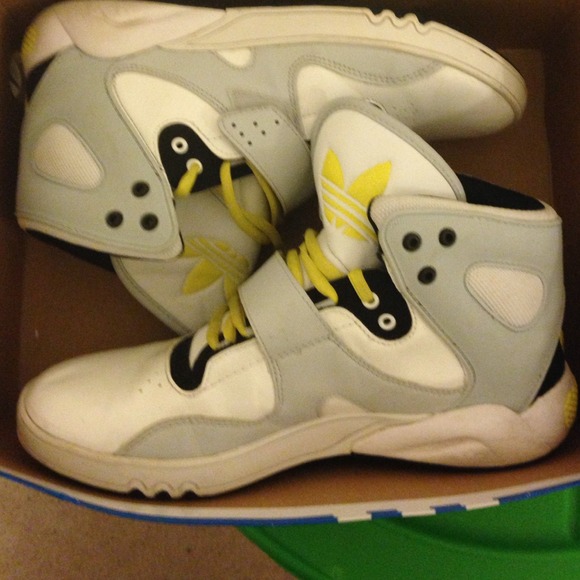 Roundhouse Adidas