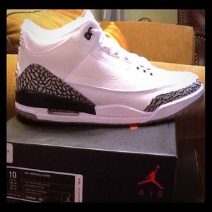 SOLD in bundle. Jordan Retro 3's