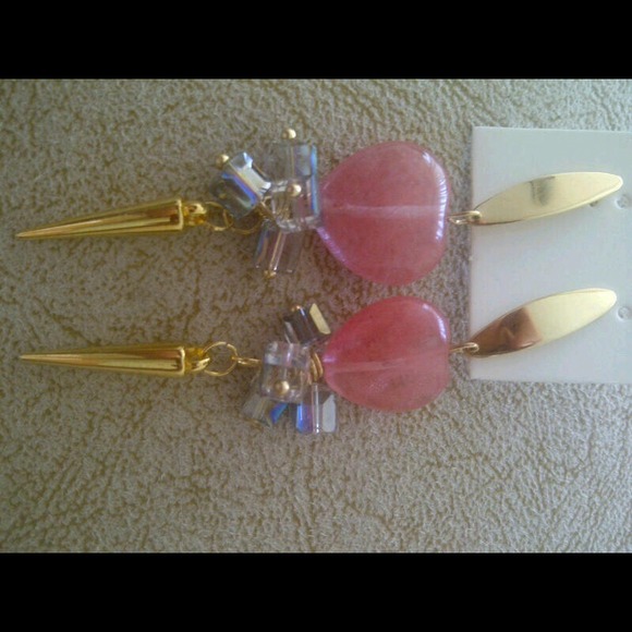 SOLD!!! Beautiful earrings!