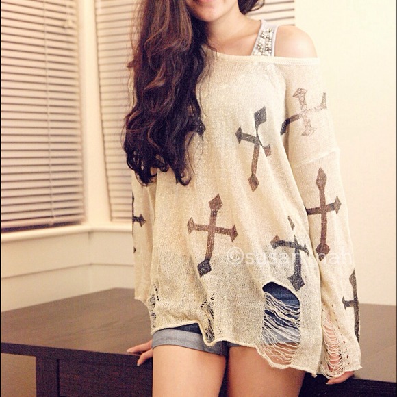 Sweaters - ⭕️SOLD Cross oversize sweater