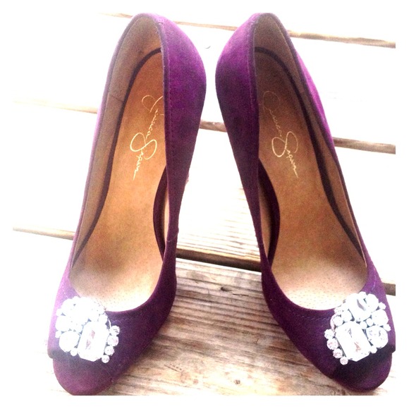 A sexy classic Jessica Simpson open toe pumps