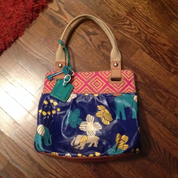 Fossil key-per elephant tote!!