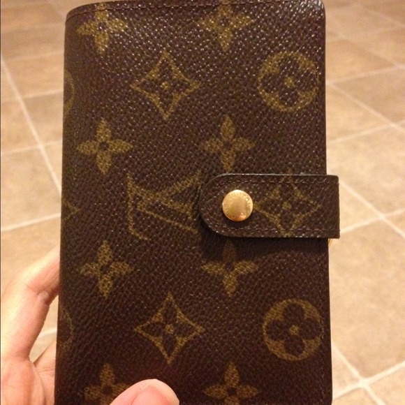 NOT AVAILABLE TRADED WITH @hezzhezz Louis Vuitton - Picture 2 of 4